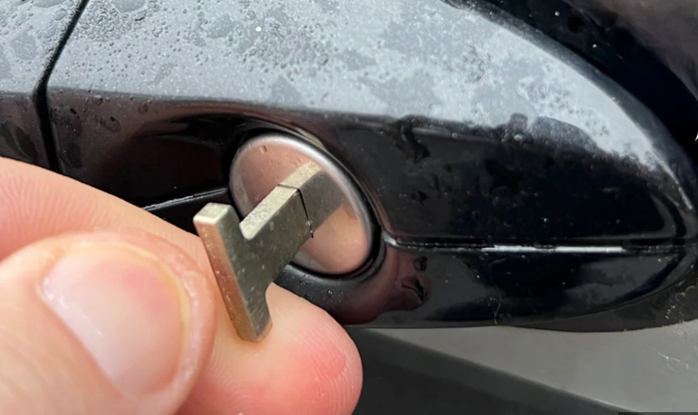 The Hidden Key Inside Your Fob: What Most Drivers Don’t Know
