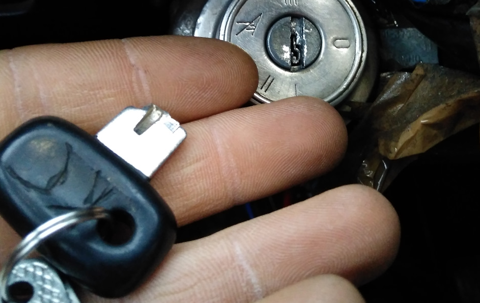 How To Start A Car With a Broken Key in the Ignition?